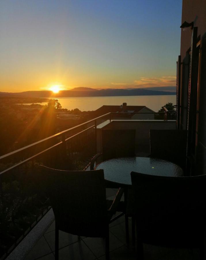 Apartment Skaline Malinska Exteriör bild